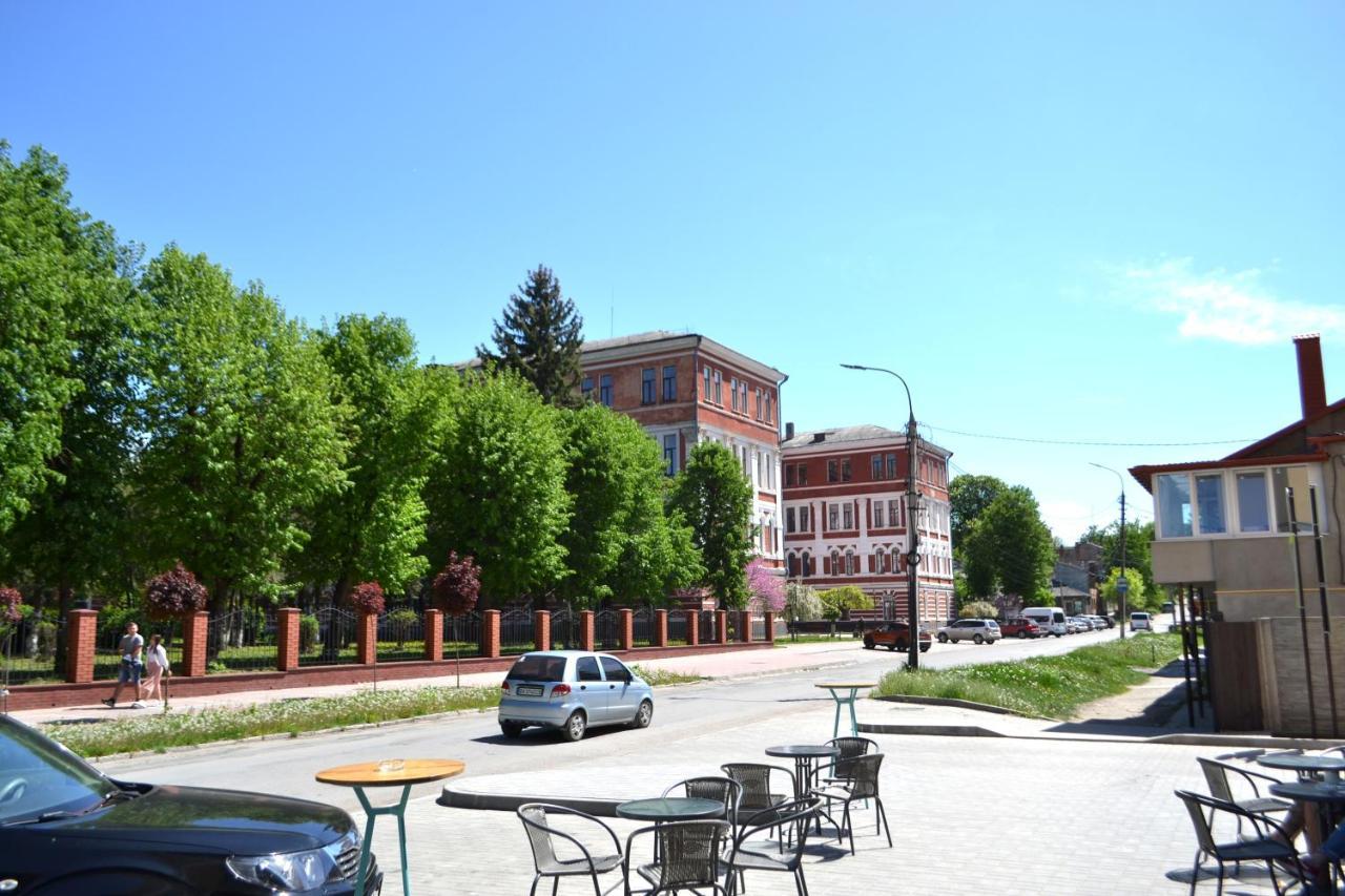 Апартаменты Sunset Kamianets-Podilskyi Ngoại thất bức ảnh